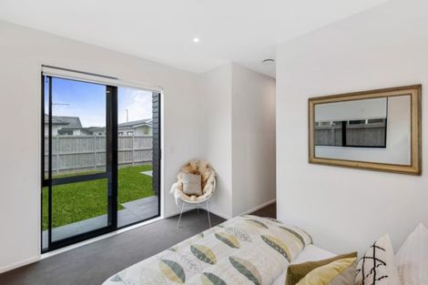 Photo of property in 36 Pepene Avenue, Takanini, 2112