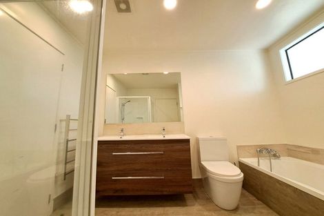 Photo of property in 1 Harrington Road, Henderson, Auckland, 0610