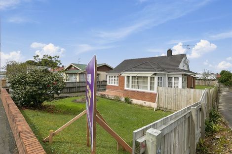 Photo of property in 3154 Great North Road, New Lynn, Auckland, 0600