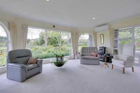 Photo of property in 211 Waihoehoe Road, Drury, 2577