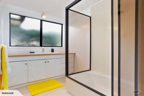 Photo of property in 17 Northfield Road, Waitakere, Auckland, 0816