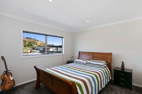Photo of property in 90 Endeavour Drive, Whitby, Porirua, 5024