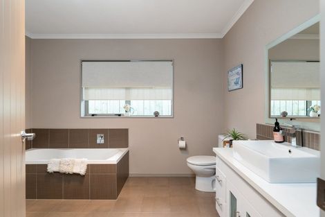 Photo of property in 110 Oriental Parade, Papamoa Beach, Papamoa, 3118