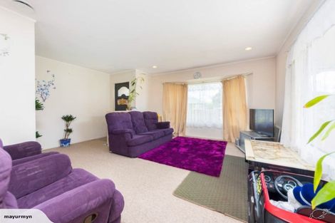 Photo of property in 15 Frank Bunce Grove, Flat Bush, Auckland, 2019