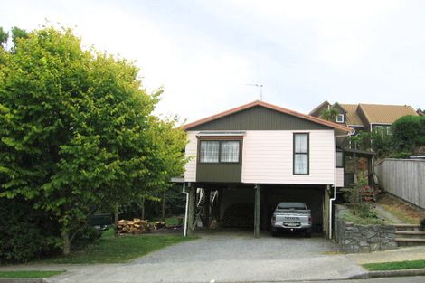 Photo of property in 6 Serenity Grove, Maoribank, Upper Hutt, 5018