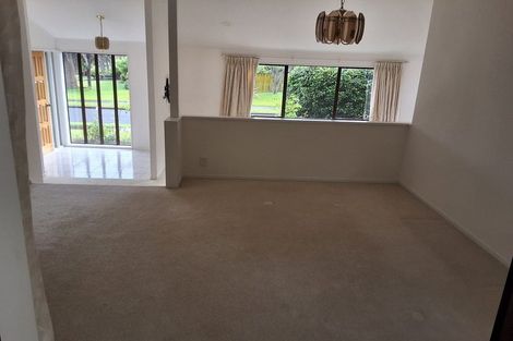 Photo of property in 53 Golfland Drive, Golflands, Auckland, 2013