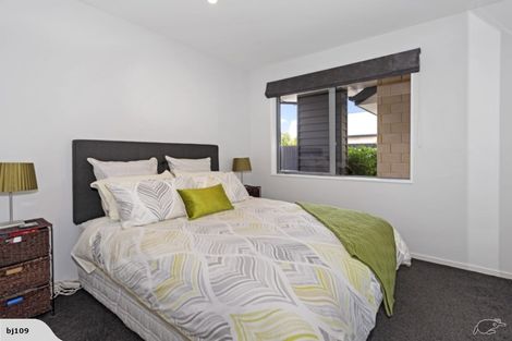 Photo of property in 32 Royston Common, West Melton, 7618