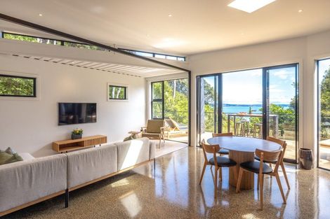Photo of property in 14 Okoka Road, Omiha, Waiheke Island, 1081