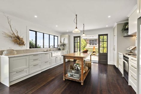 Photo of property in 350 Horokiwi Road, Horokiwi, Wellington, 5016