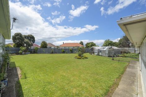 Photo of property in 14 Belfast Place, Roslyn, Palmerston North, 4414