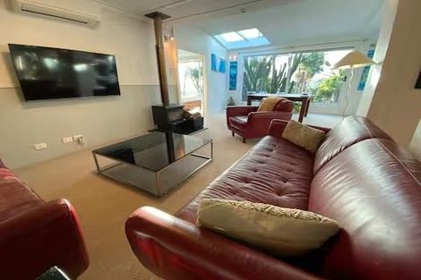 Photo of property in 4 Outlook Road, Greenhithe, Auckland, 0632