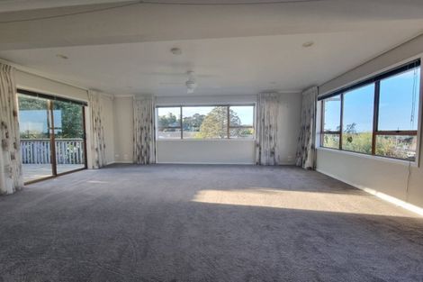 Photo of property in 4 King Richard Place, Browns Bay, Auckland, 0630