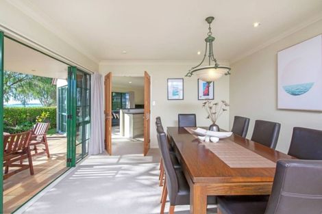 Photo of property in 2 Beach Road, Mellons Bay, Auckland, 2014