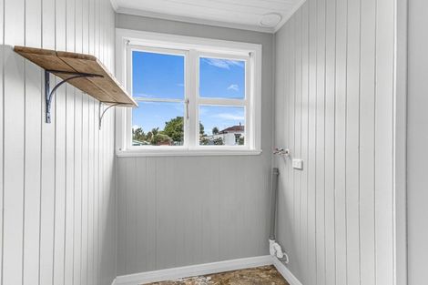 Photo of property in 29 Wilson Street, Waverley, 4510