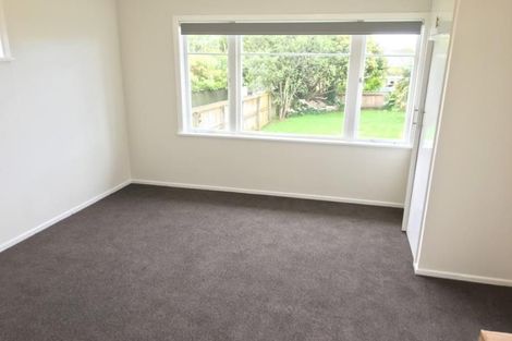 Photo of property in 16 Beaubank Road, Kelston, Auckland, 0602