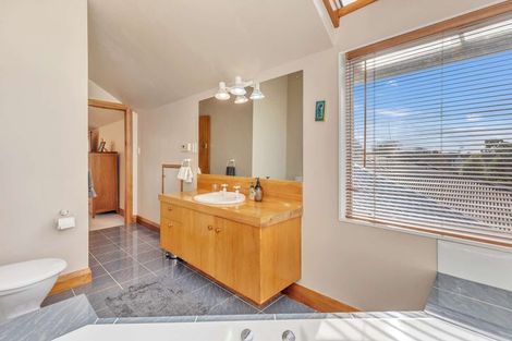 Photo of property in 6 Awatea Terrace, Hokowhitu, Palmerston North, 4410