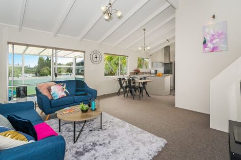 Photo of property in 9 Raupapa Street, Northcote, Auckland, 0627