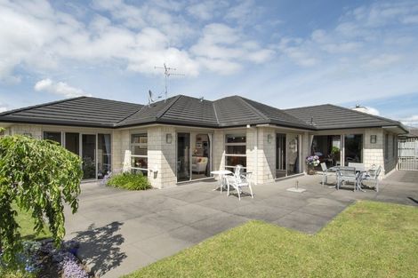 Photo of property in 16 Glenmonarch Place, Pyes Pa, Tauranga, 3112