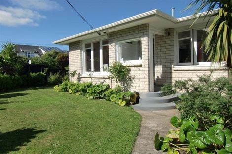 Photo of property in 50 Victoria Road, New Plymouth, 4310
