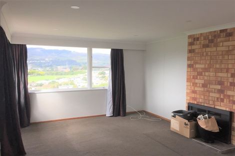 Photo of property in 38 Saint Johns Terrace, Tawa, Wellington, 5028