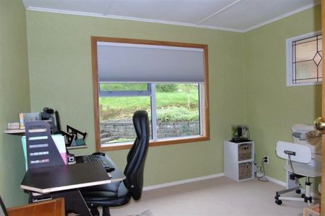 Photo of property in 15 Tainui Terrace, Tawa, Wellington, 5028