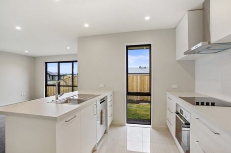 Photo of property in 71 Hilton Drive, Amberley, 7410