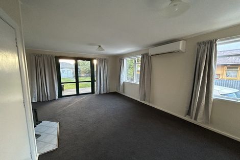 Photo of property in 37 Lambeth Crescent, Redwood, Christchurch, 8051