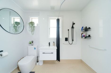 Photo of property in 8 Peters Avenue, Cloverlea, Palmerston North, 4412