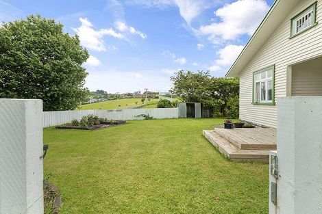 Photo of property in 64 Kaitemako Road, Welcome Bay, Tauranga, 3112