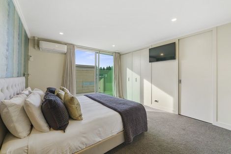 Photo of property in 225 Lake Terrace, Waipahihi, Taupo, 3330