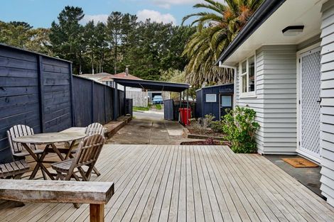 Photo of property in 15 Penguin Grove, Waitangirua, Porirua, 5024