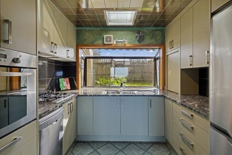 Photo of property in 801 East Coast Road, Northcross, Auckland, 0630