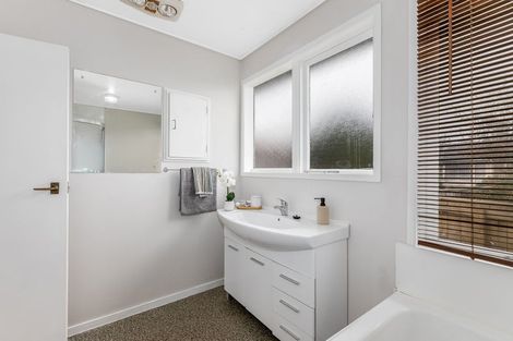 Photo of property in 10a Main Road, Titahi Bay, Porirua, 5022