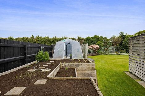 Photo of property in 11 County Drive, Hawera, 4610