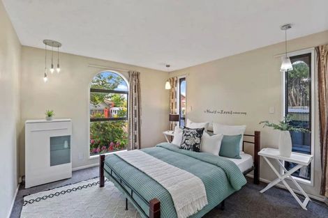 Photo of property in 15 Hawkswood Place, Avonhead, Christchurch, 8042