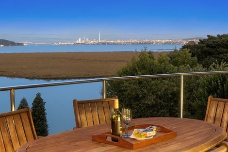 Photo of property in 187 West Harbour Drive, West Harbour, Auckland, 0618