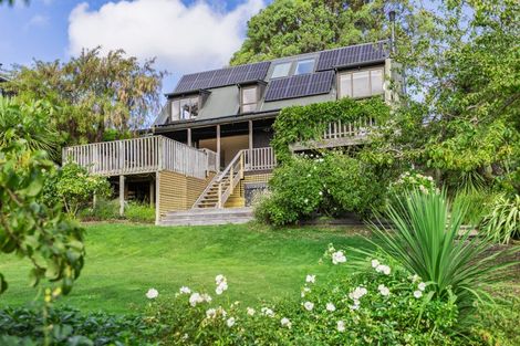 Photo of property in 2 Ranui Crescent, Diamond Harbour, Lyttelton, 8971