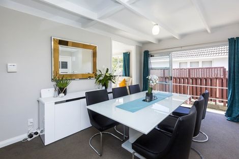 Photo of property in 2 Oxford Crescent, Ebdentown, Upper Hutt, 5018