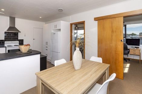 Photo of property in 9 Waimea Street, Westown, New Plymouth, 4310