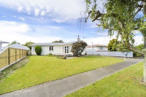 Photo of property in 9 Benmore Avenue, Cloverlea, Palmerston North, 4412