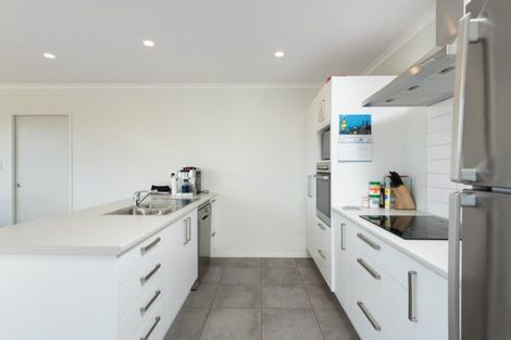 Photo of property in 35 Piata Street, Papamoa Beach, Papamoa, 3118