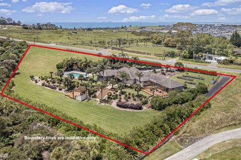 Photo of property in 127 Vaughans Road, Okura, Albany, 0792