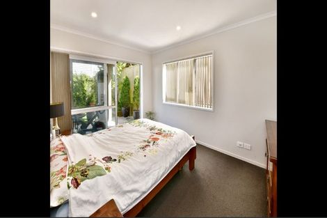 Photo of property in 780 East Coast Road, Oteha, Auckland, 0630