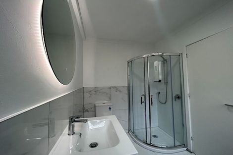 Photo of property in 3/233 Hurstmere Road, Takapuna, Auckland, 0622