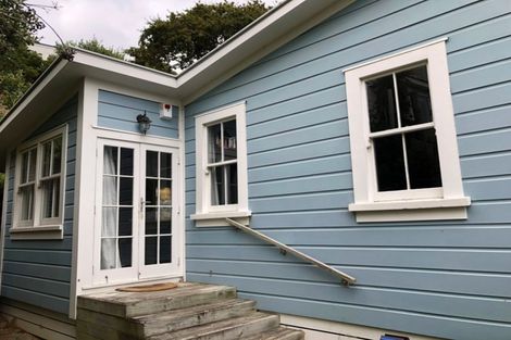 Photo of property in 30b Sutherland Crescent, Melrose, Wellington, 6023