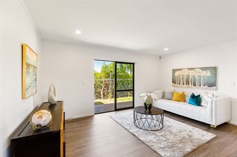 Photo of property in 9/17 Neta Grove, Henderson, Auckland, 0612