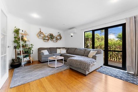 Photo of property in 12b Kimberly Grove, Greenhithe, Auckland, 0632