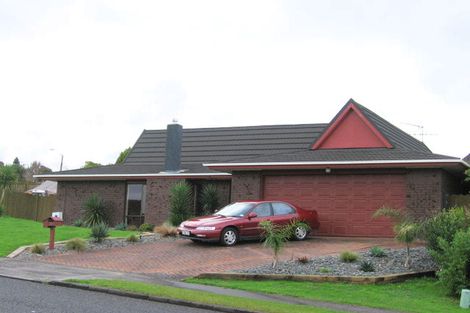 Photo of property in 13 Lexington Drive, Botany Downs, Auckland, 2010