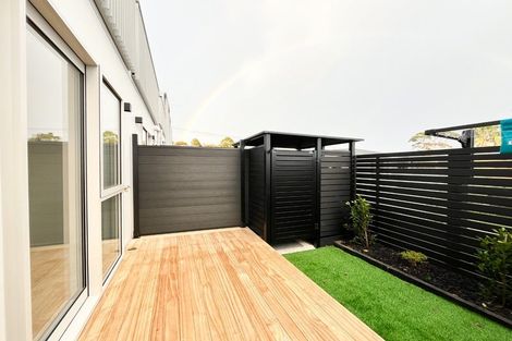 Photo of property in 12/9 Aeroview Drive, Beach Haven, Auckland, 0626