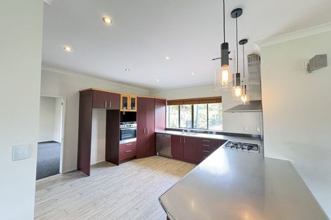 Photo of property in 30 Foster Road, Kumeu, 0891